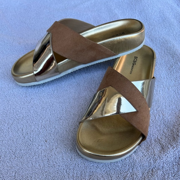 New BCBGENERATION Gold Slide Sandals - Picture 3 of 8